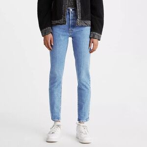 Levi’s 501 Women’s Skinny Jeans in Medium Wash Size 30 10